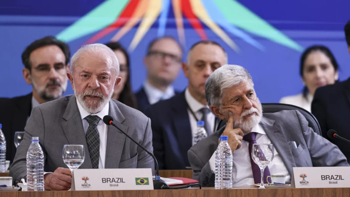 Celso Amorim analisa aliança militar EUA e resposta de Lula hoje