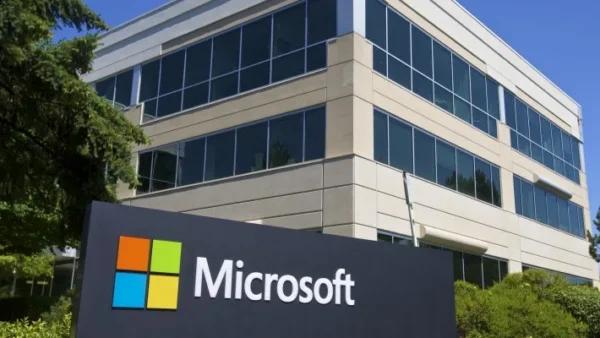 Microsoft revela modelo MAI-Base-2 com 2 trilhões de parâmetros