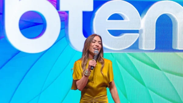 Patrícia Abravanel e irmãs brilham em noite de gala do SBT