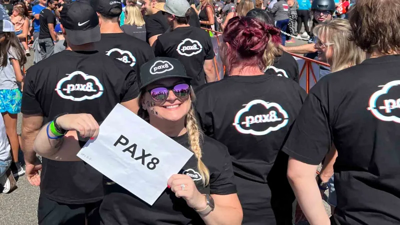Pax8 lança 8os e 8bot para levar governança de IA às pequenas empresas