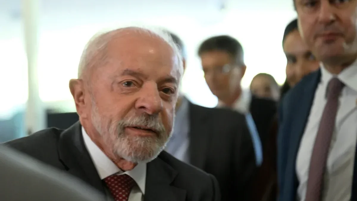 Bolsa Família antecipado em outubro com 15% de aumento e R$ 691