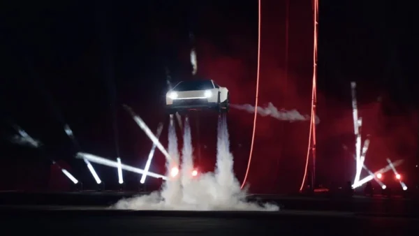 Tesla Roadster voador com propulsores a jato estreia no Texas