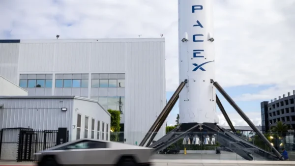 SpaceX e Tesla criam comitês para avaliar fusão e excluir Musk
