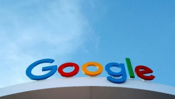 Alphabet cai 12,6% e perde US$ 500 bi em um dia com IA alta