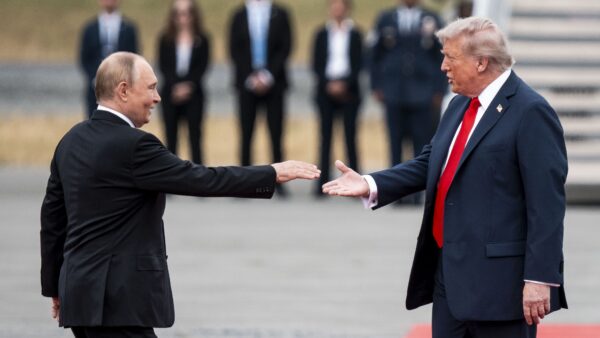 Trump suspende sanções dos EUA e beneficia economia da Rússia