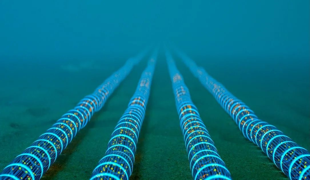 Governo britânico propõe até 14 anos por dano a cabos submarinos