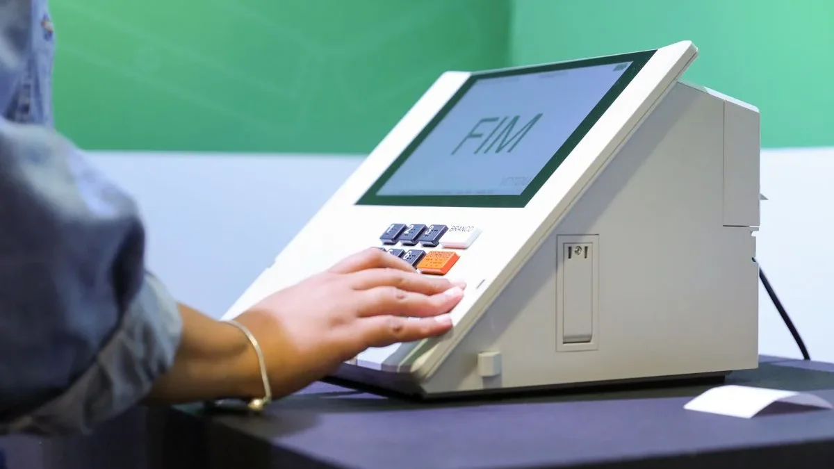 Lula vence em 15 países, mas Flávio lidera voto externo no Japão