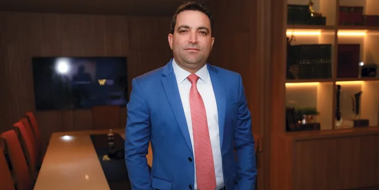 PF acha sala-cofre ligada a Willer Tomaz e Flávio Bolsonaro em SP